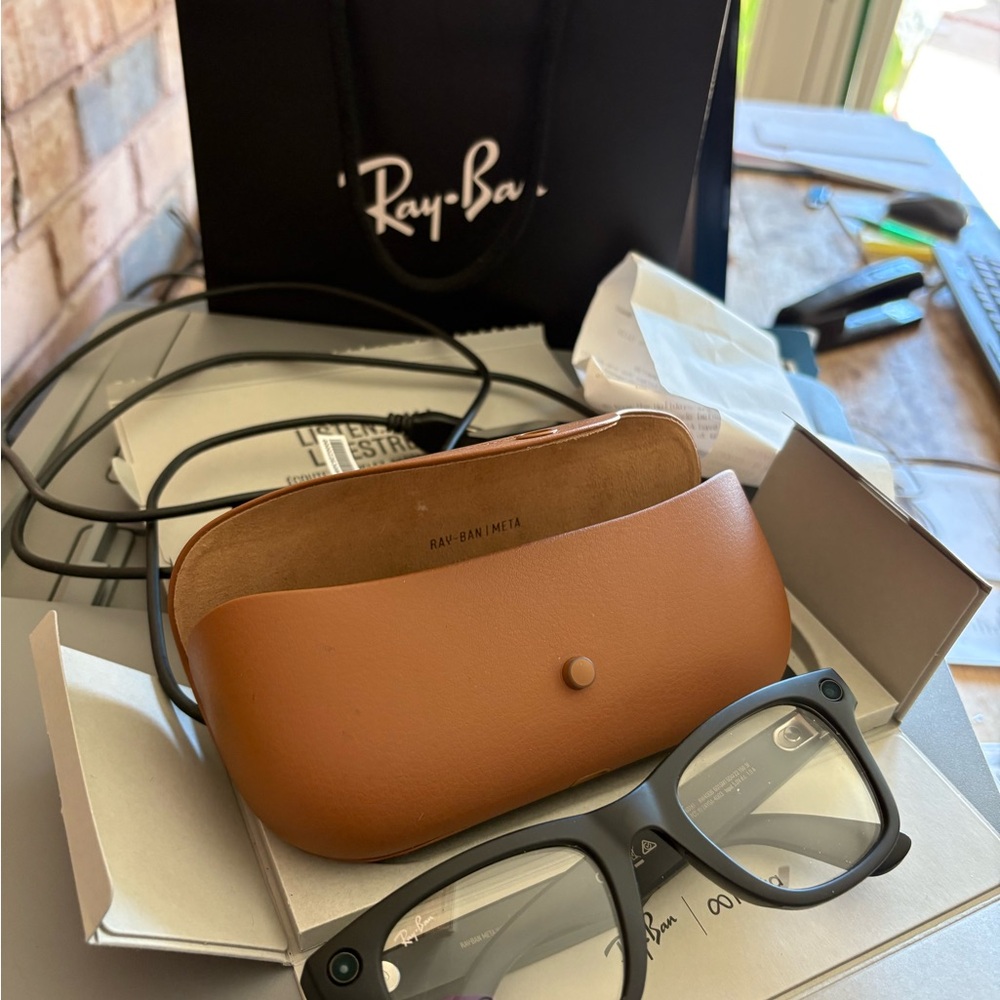 Ray-Ban Meta Black Glasses w/case and charger…worn once - Picture 5 of 8